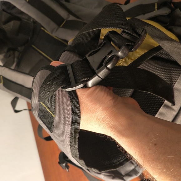 Areo Mountaineering backpack-mint! - Picture 6 of 8